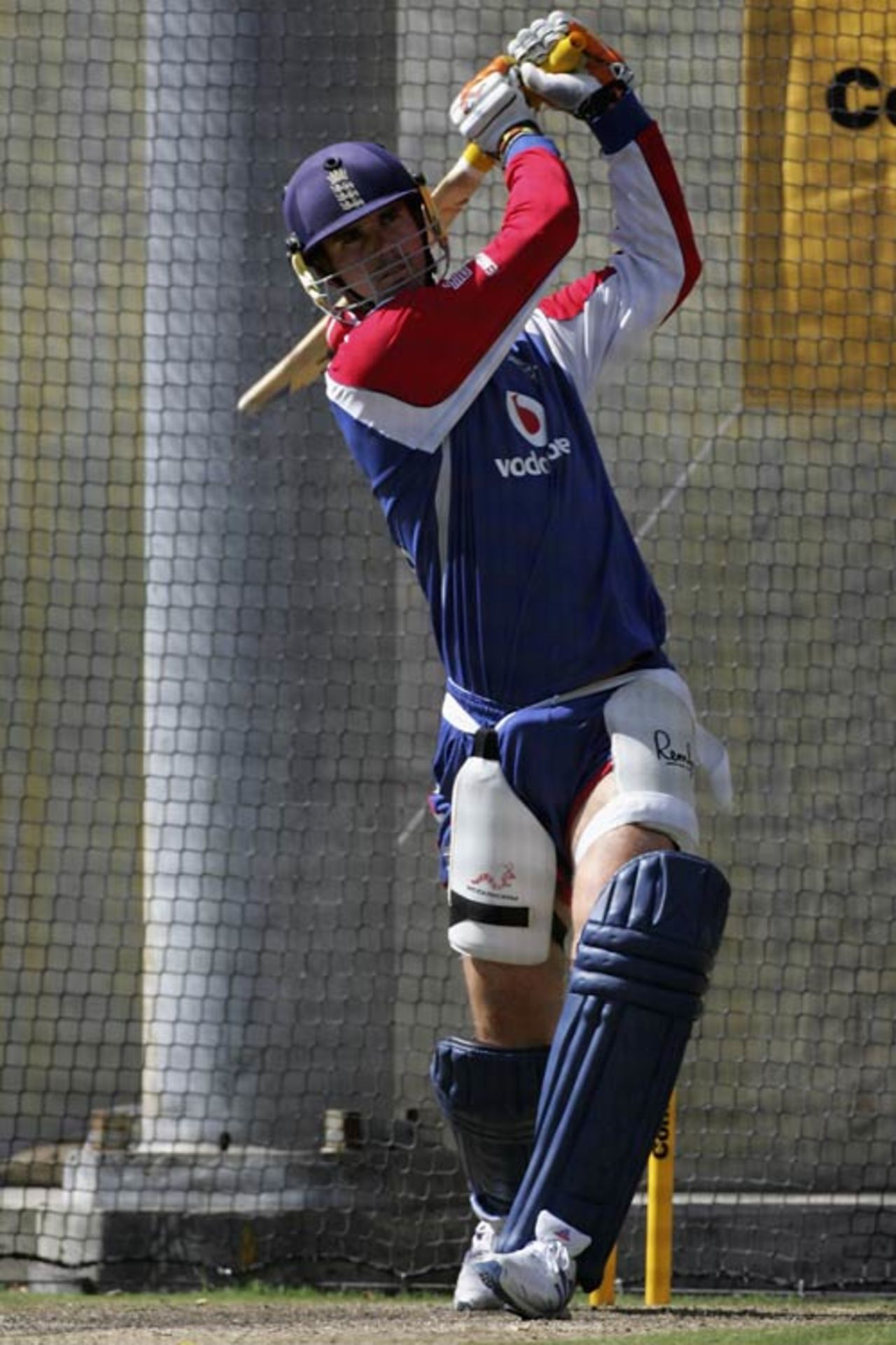 Kevin Pietersen practices ahead of the one-dayers, Melbourne, January 11, 2007