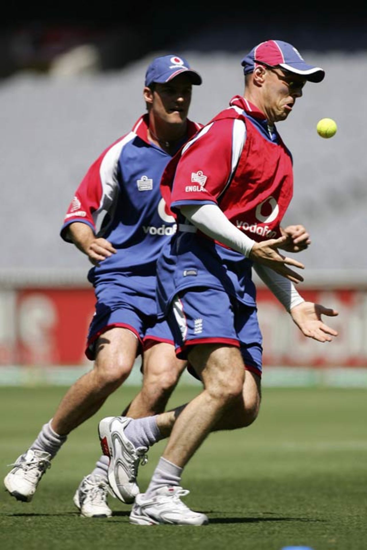 Paul Nixon and Andrew Strauss lark about ahead of the one-dayers, Melbourne, January 11, 2007