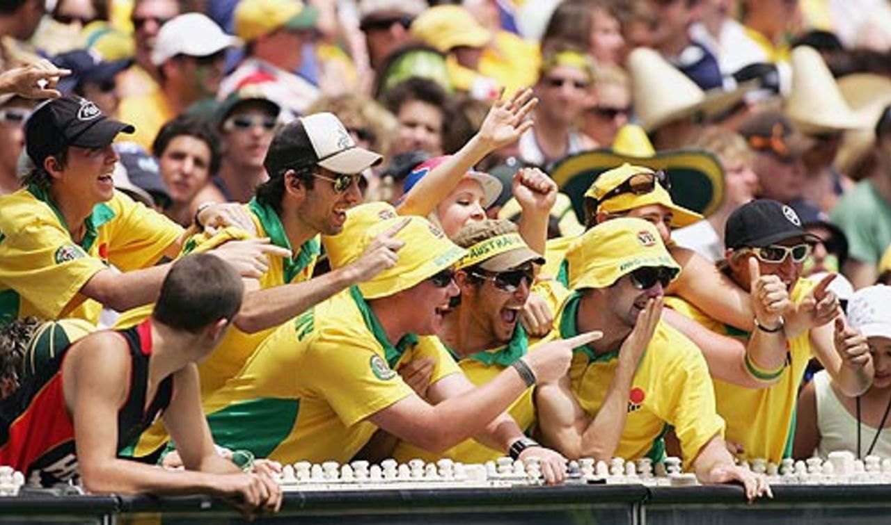 Australian fans enjoy the ODI atmosphere, Australia v England, Commonwealth Bank Series, 1st Match, Melbourne, January 12, 2007