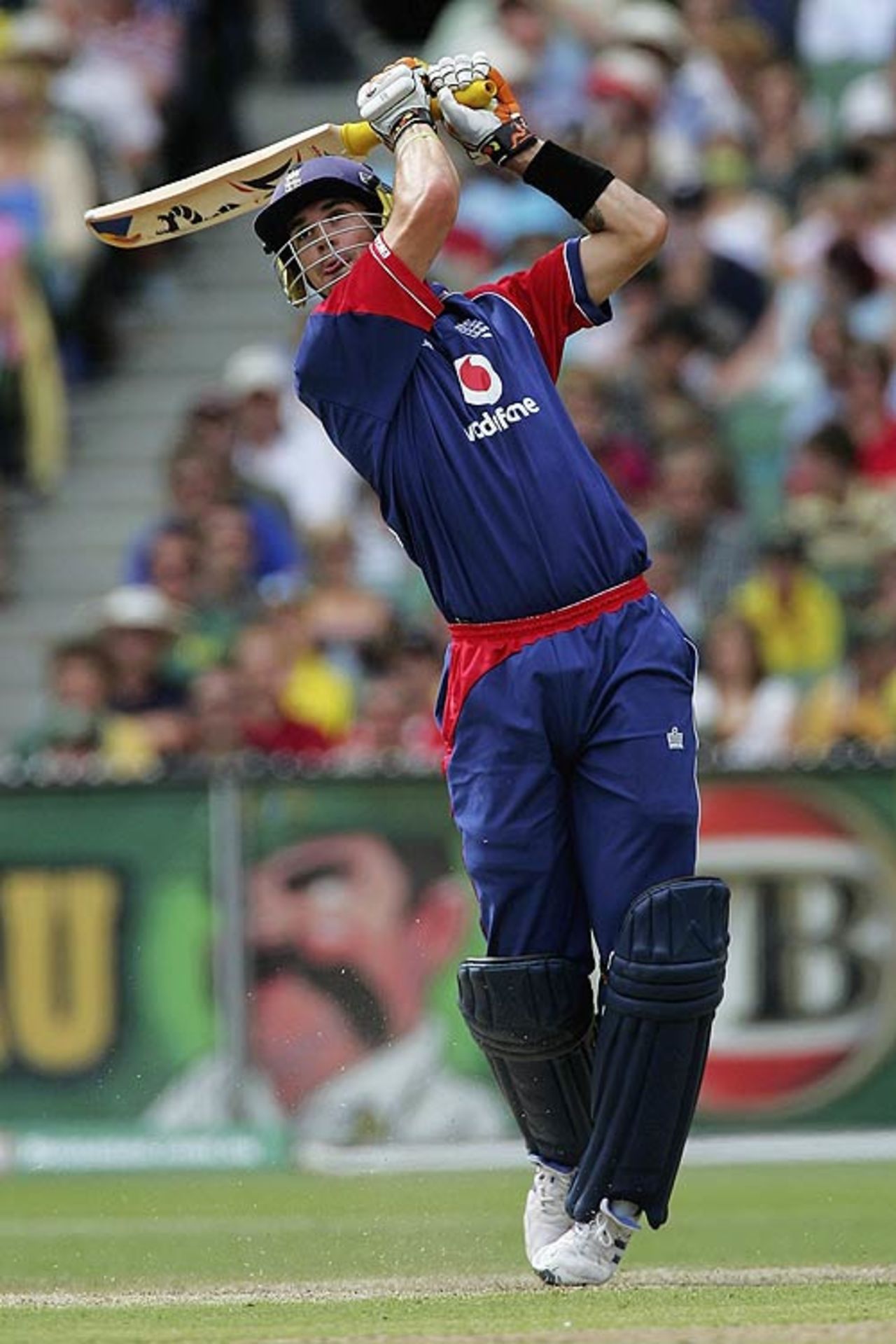 Kevin Pietersen launches one down the ground, Australia v England, Commonwealth Bank Series, 1st Match, Melbourne, January 12, 2007