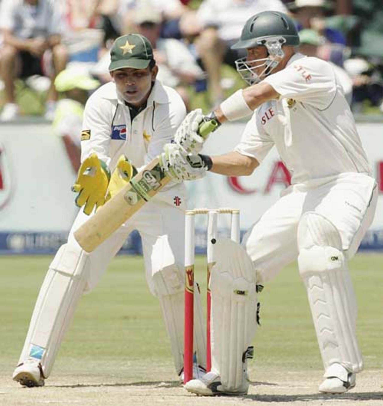 Herschelle Gibbs guides a cut shot during his 94, South Africa v Pakistan, 1st Test, Centurion Park, January 13, 2007
