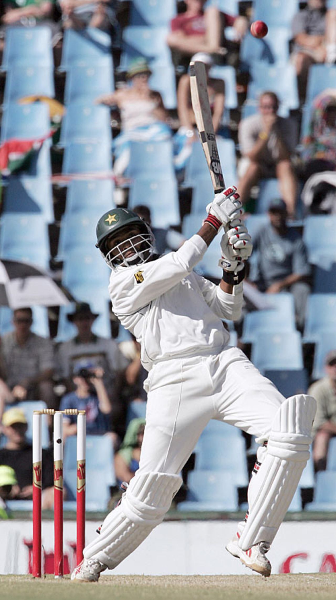 Danish Kaneria helps the tail to wag - he added 23, South Africa v Pakistan, 1st Test, Centurion Park, January 14, 2007