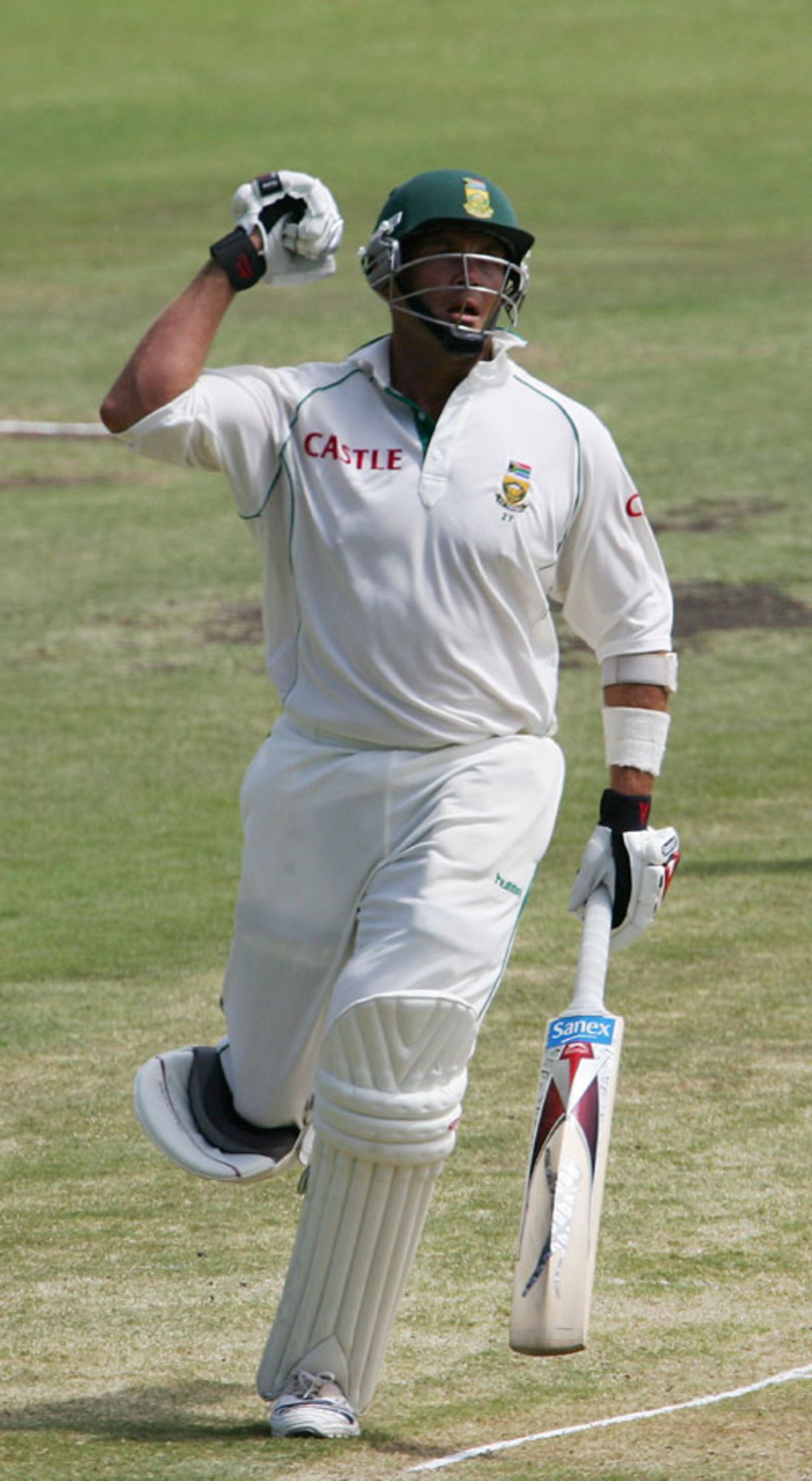 Jacques Kallis celebrates victory, South Africa v Pakistan, 1st Test, Centurion Park, January 15, 2007