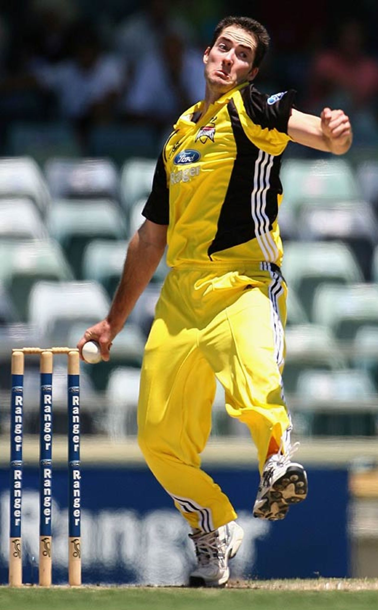 Ben Edmondson sends down a delivery during his spell of 5 for 39, Western Australia v South Australia, FR Cup, Perth, January 17, 2007