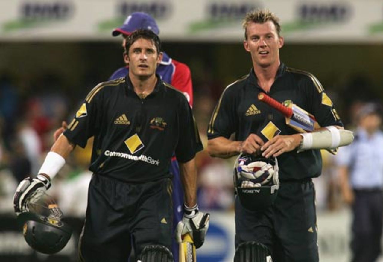 Michael Hussey and Brett Lee walk off after sealing the win, Australia v England, CB Series, 4th match, Brisbane, January 19, 2007