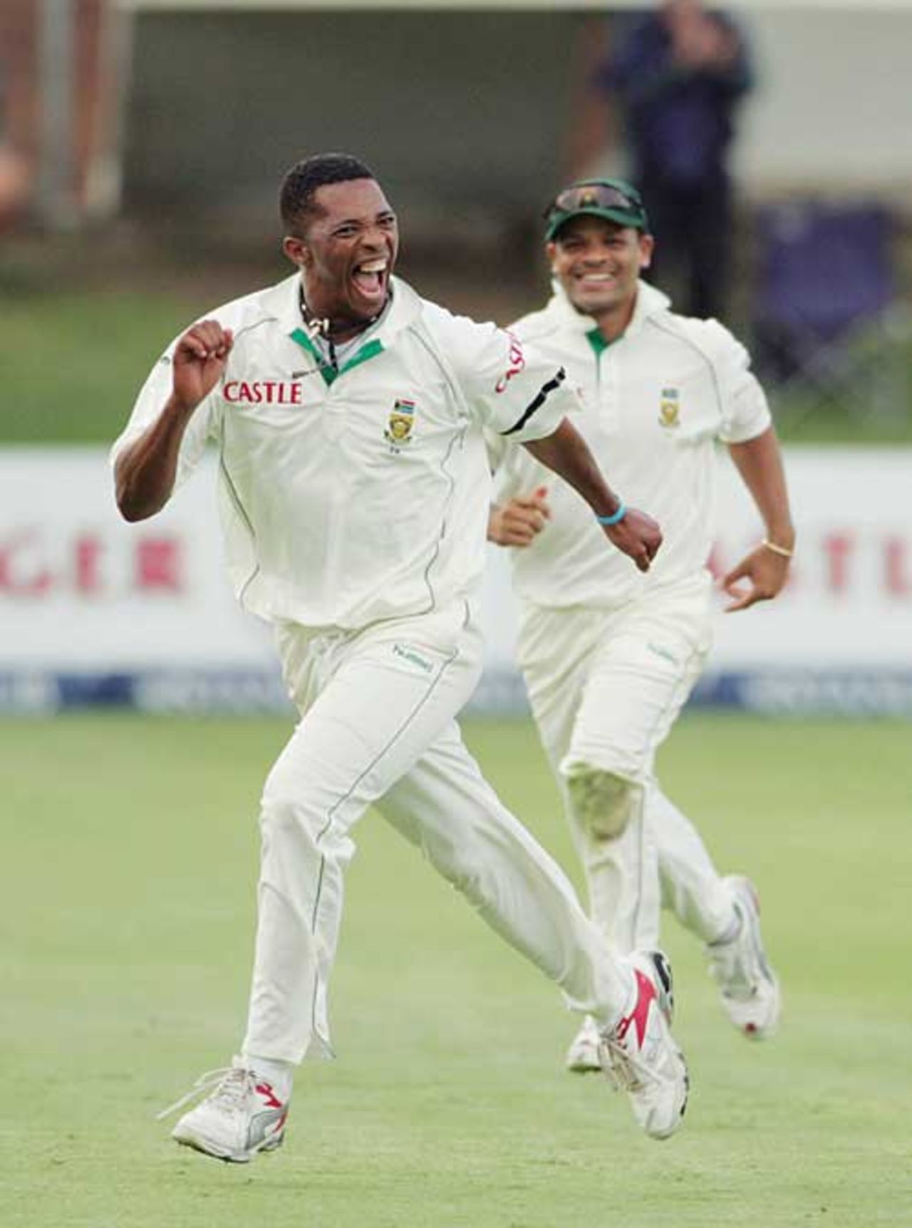 Makhaya Ntini celebrates one of his four wickets, South Africa v Pakistan, 2nd Test, Port Elizabeth, January 19, 2007