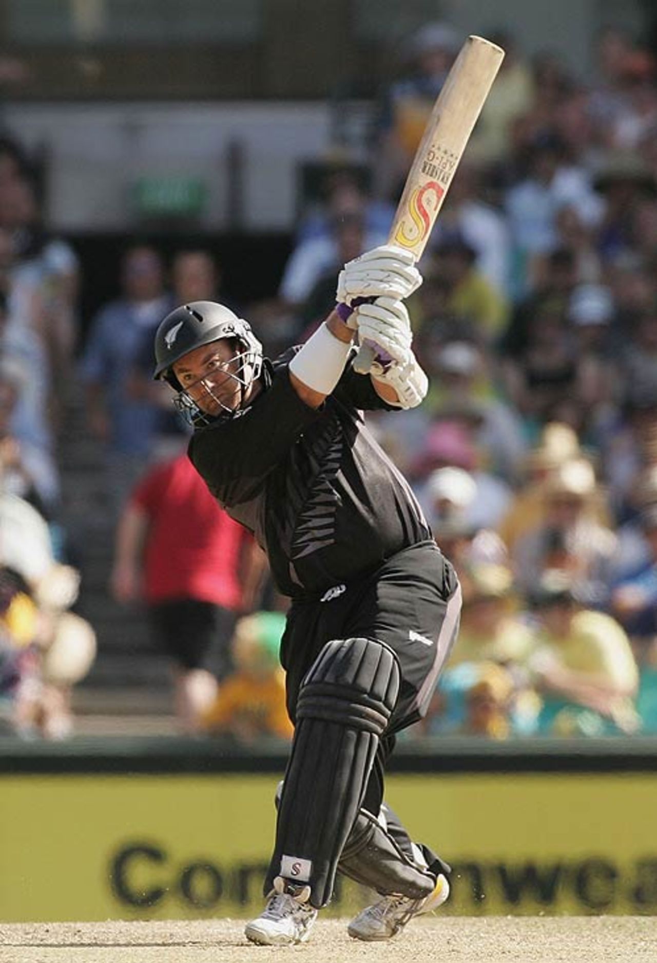 Craig McMillan blasts one past cover, Australia v New Zealand, CB Series, 5th match, Sydney, January 21, 2007