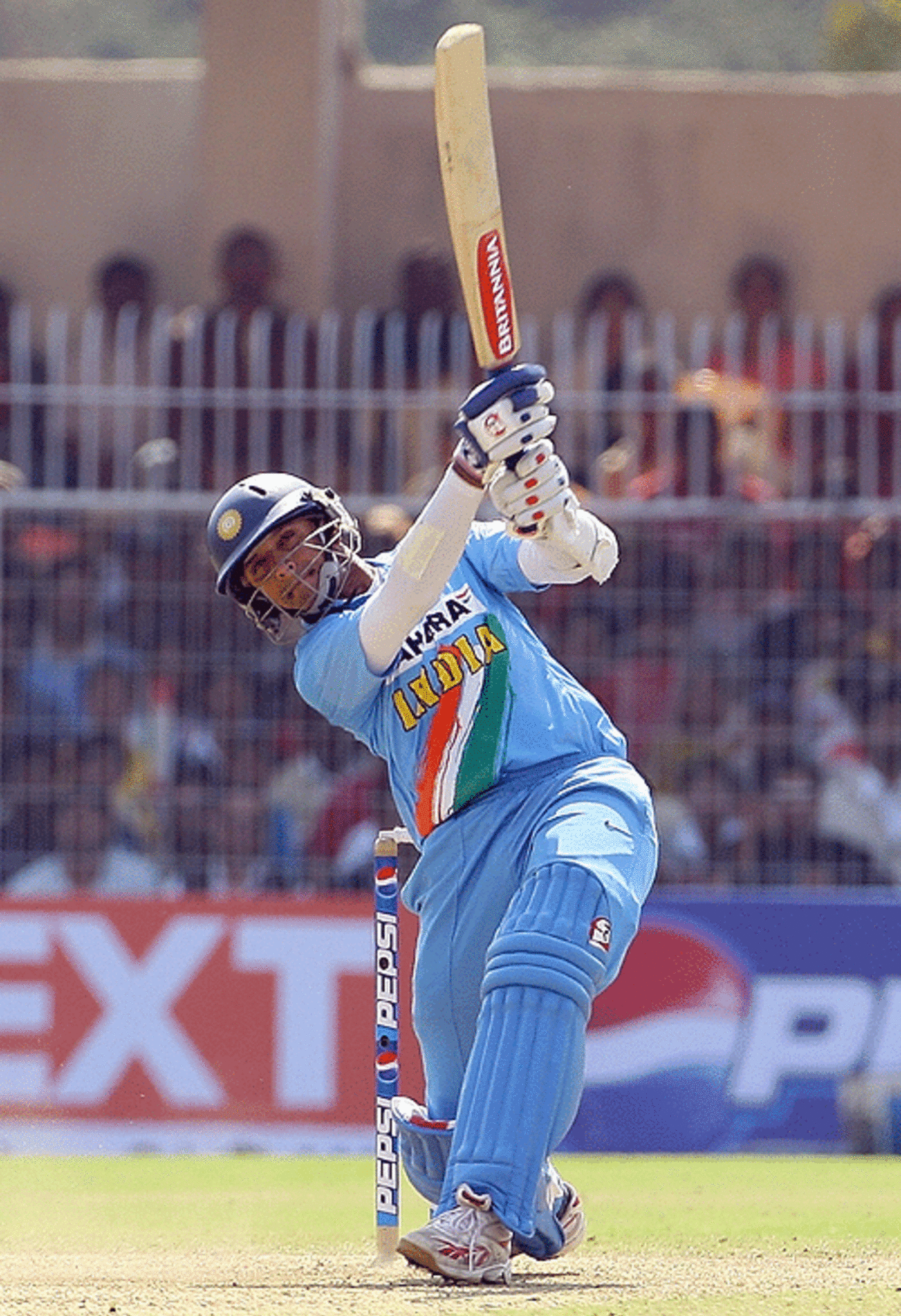 Rahul Dravid heaves one for six on his way to 54 off 35 balls, India v West Indies, 1st ODI, Nagpur, January 21, 2007