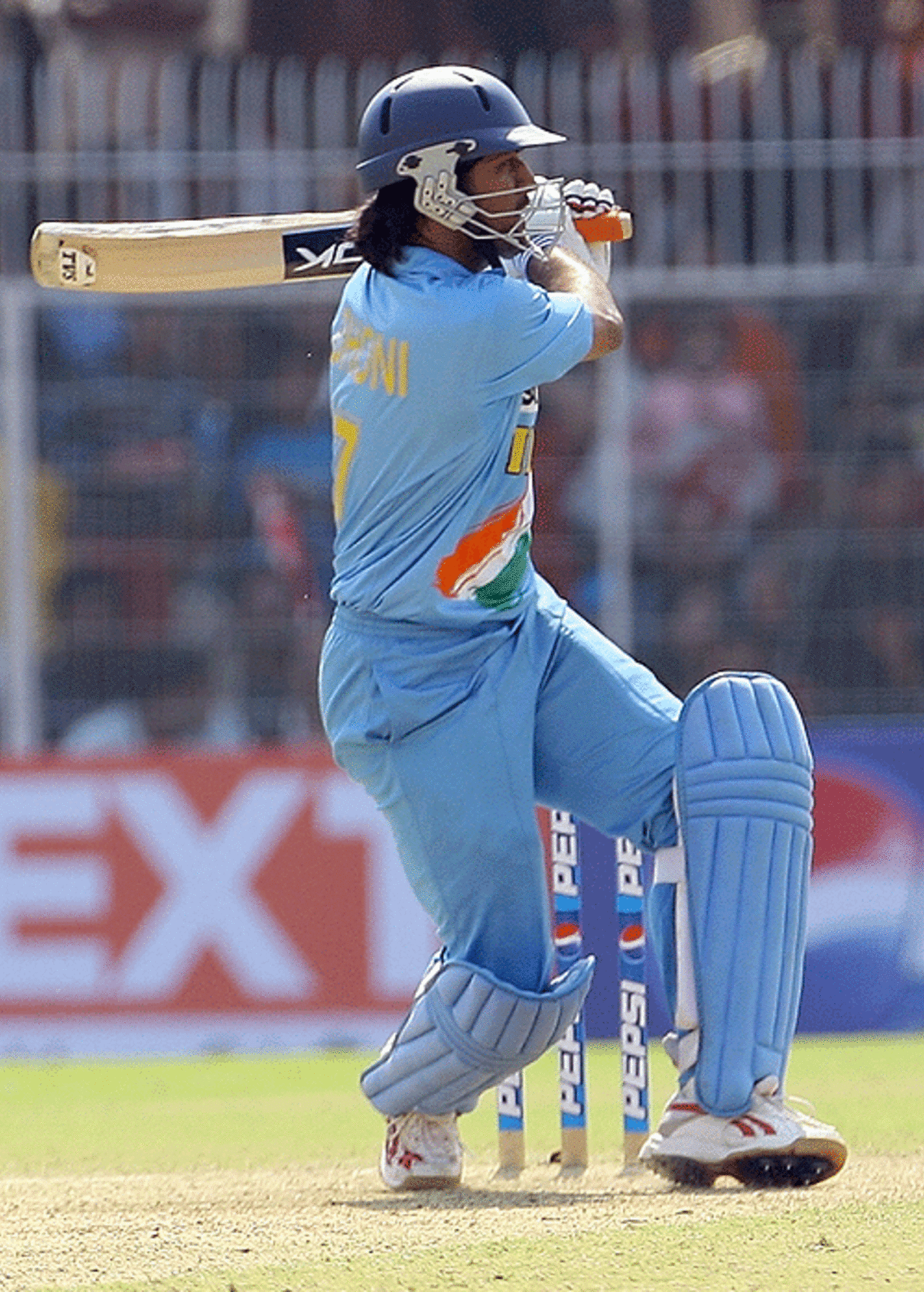 Mahendra Singh Dhoni pulls to square boundary, India v West Indies, 1st ODI, Nagpur, January 21, 2007
