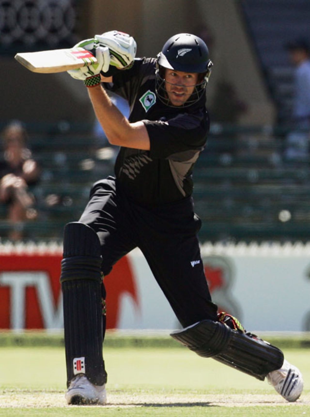 Jacob Oram's 86 rescued New Zealand from 67 for 5, England v New Zealand, CB Series, Adelaide, January 23, 2007