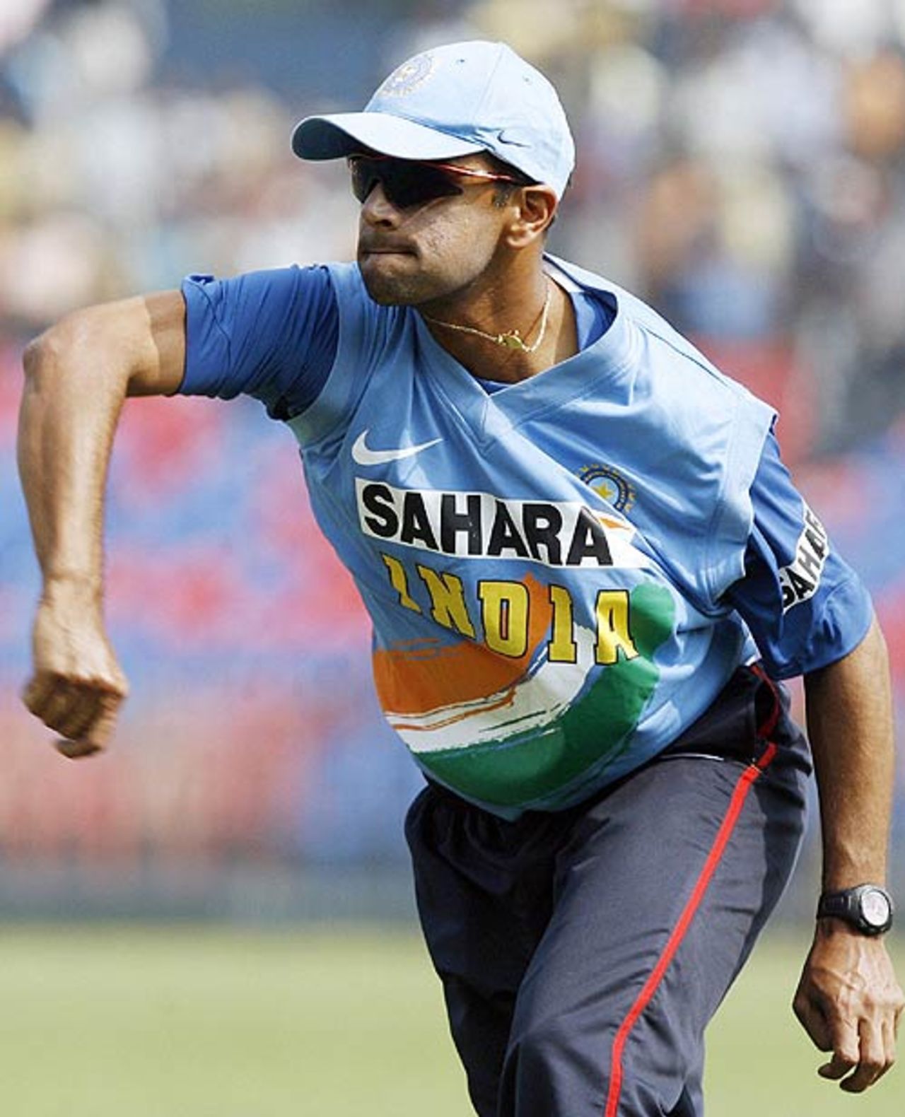 Rahul Dravid fires in a throw on the eve of the second one-dayer, Cuttack, January 23, 2007
