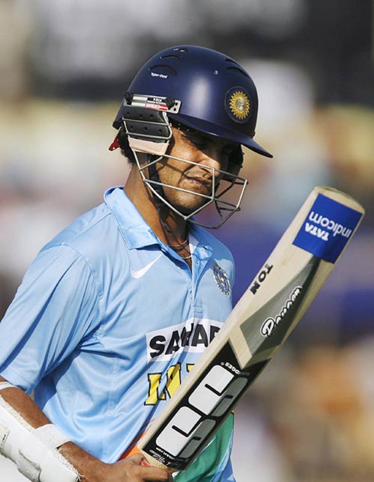 Sourav Ganguly begins his long walk back to the pavilion, 2nd ODI, Cuttack, January 24, 2007