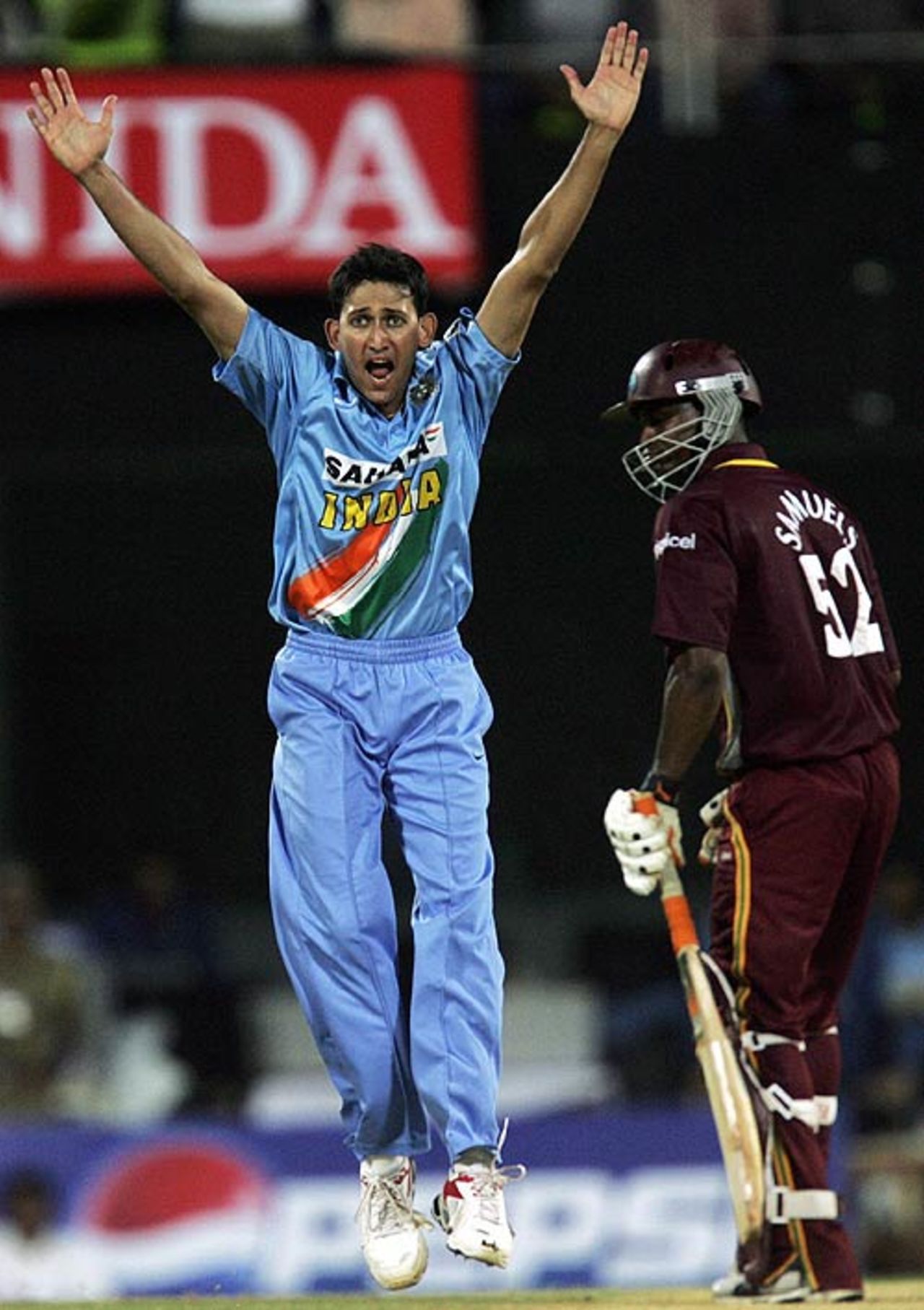 Ajit Agarkar has the last laugh against Marlon Samuels, India v West Indies, 3rd ODI, Chennai, January 27, 2007