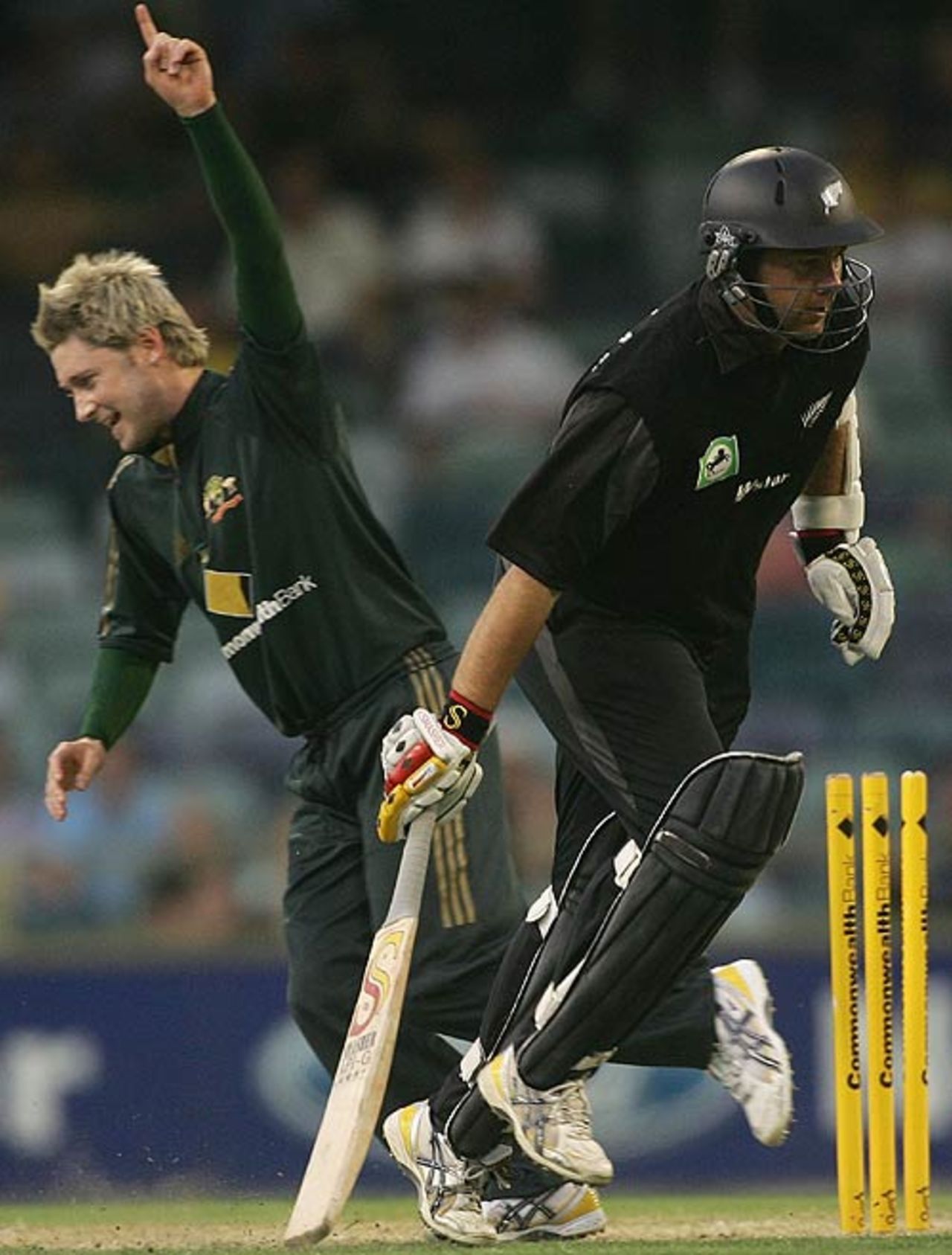 Craig McMillan is well short of his ground, Australia v New Zealand, CB Series, 8th match, Perth, January 28, 2007