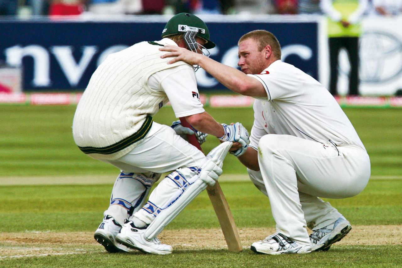 Brett Lee, Australias Spirit of Cricket Ambassador, with Andrew Flintoff