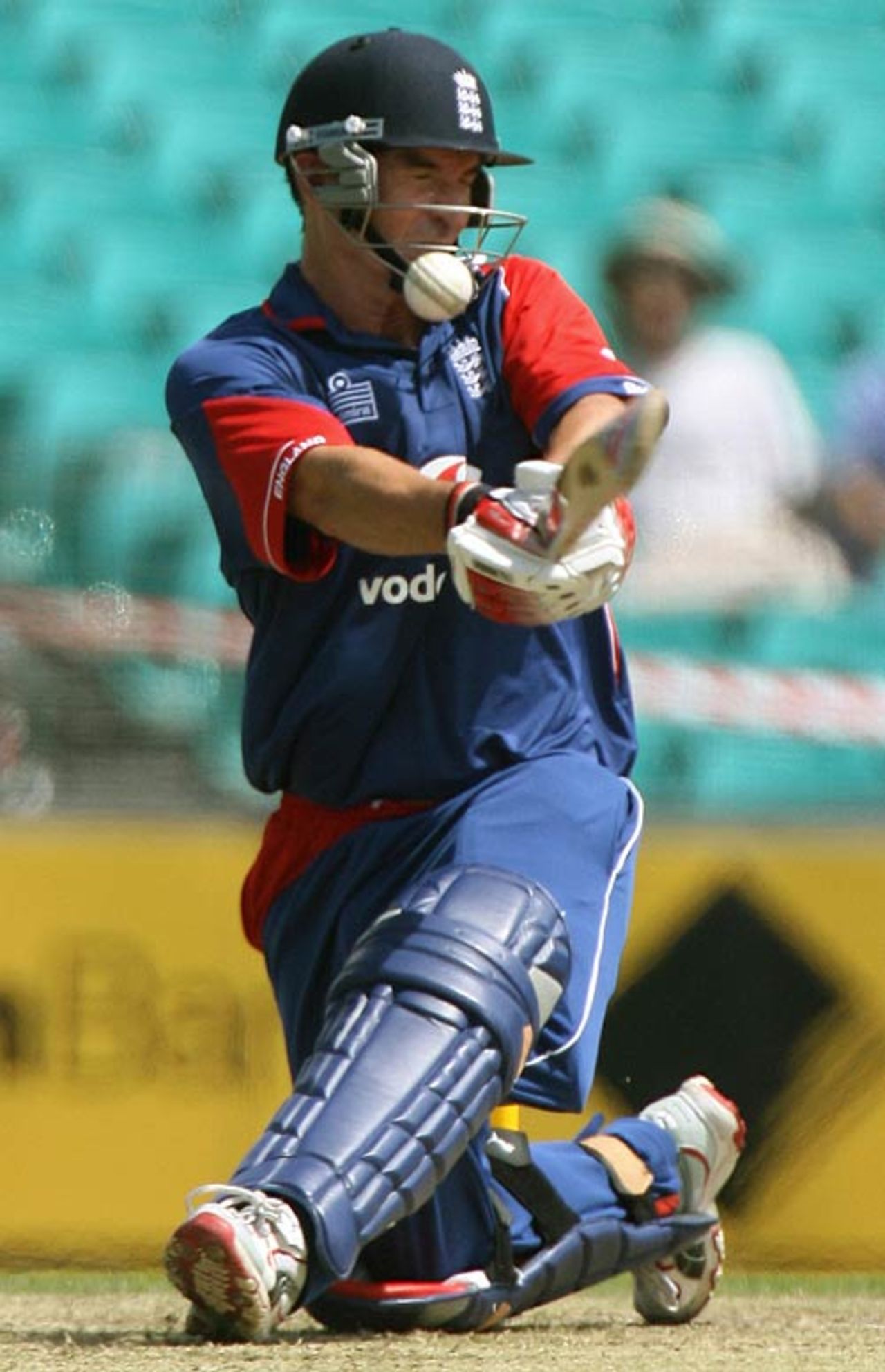 Mal Loye's attempted slog-sweep to Glenn McGrath backfires, Australia v England, CB Series, 10th match, Sydney, February 2, 2007