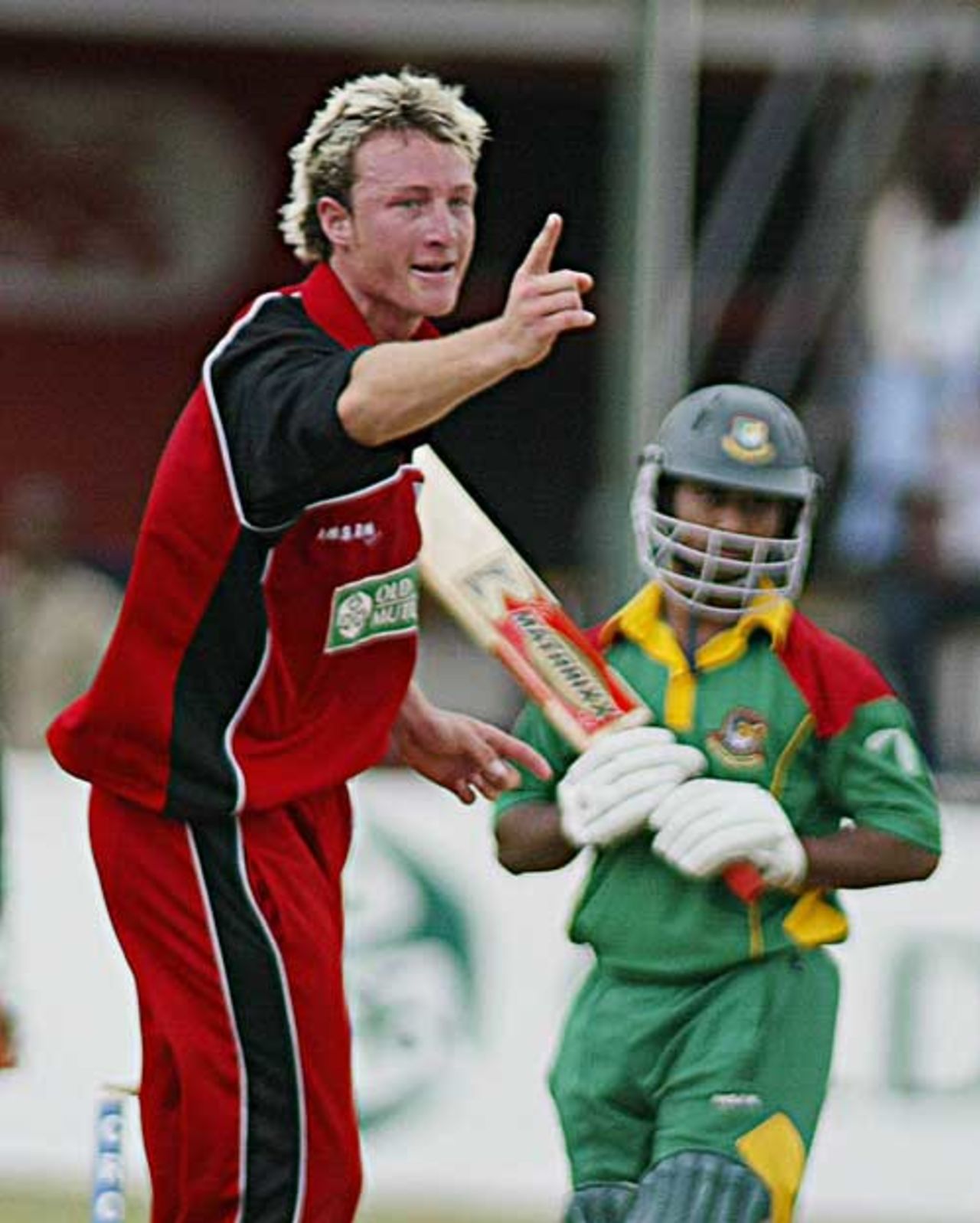 Anthony Ireland, who took three wickets, appeals without success, Zimbabwe v Bangladesh, 1st ODI, Harare, February 4, 2007