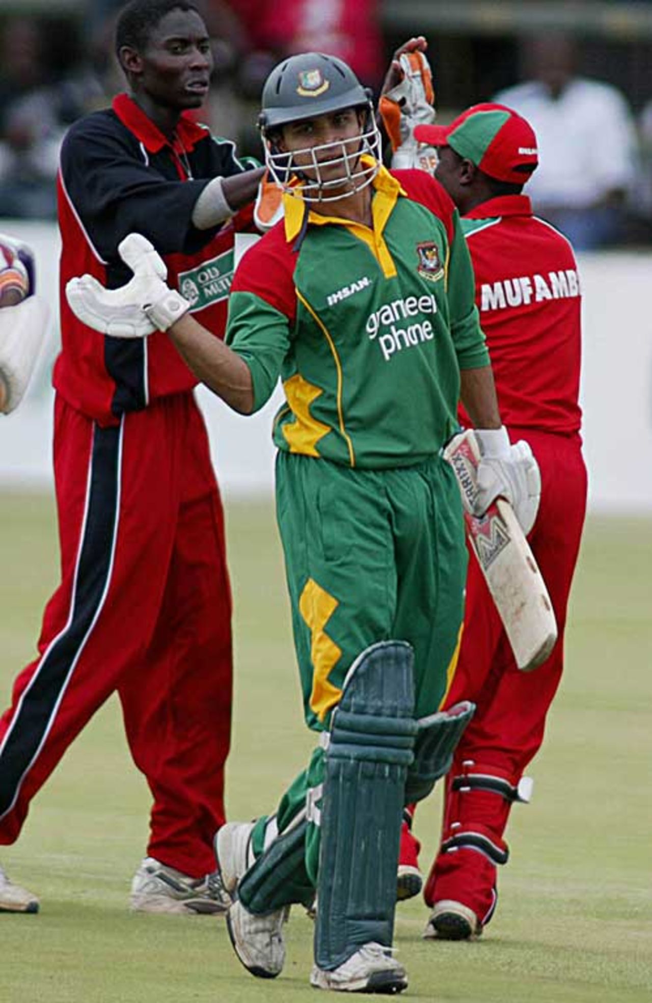 Mashrafe Mortaza falls late in Bangladesh's innings, Zimbabwe v Bangladesh, 1st ODI, Harare, February 4, 2007