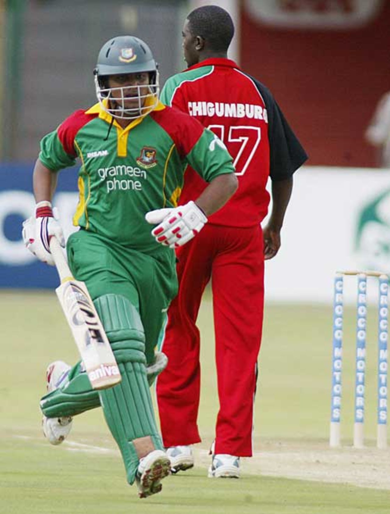 Shahriar Nafees scampers a single during his 34, Zimbabwe v Bangladesh, 1st ODI, Harare, February 4, 2007