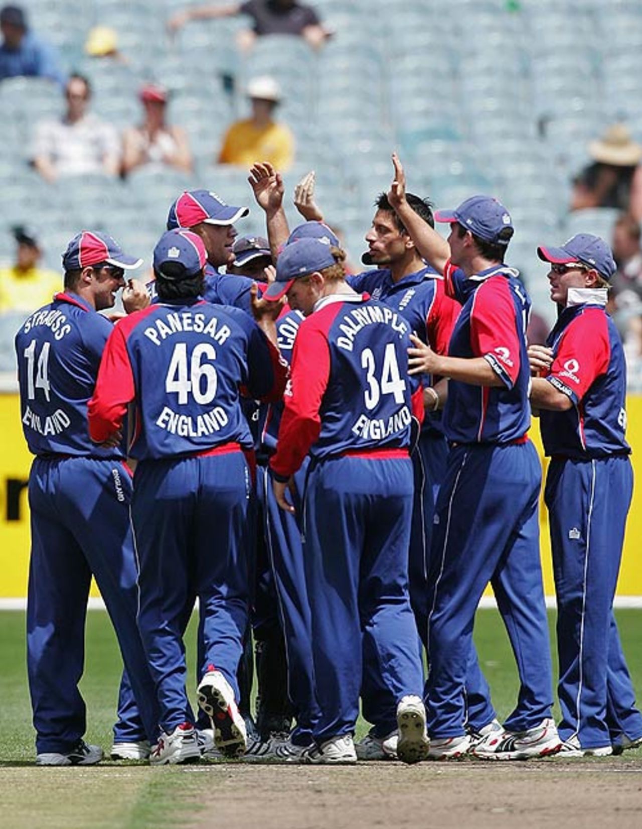 England gather round to celebrate the dismissal of Adam Gilchrist, Australia v England, first CB Series final, Melbourne, February 9, 2007