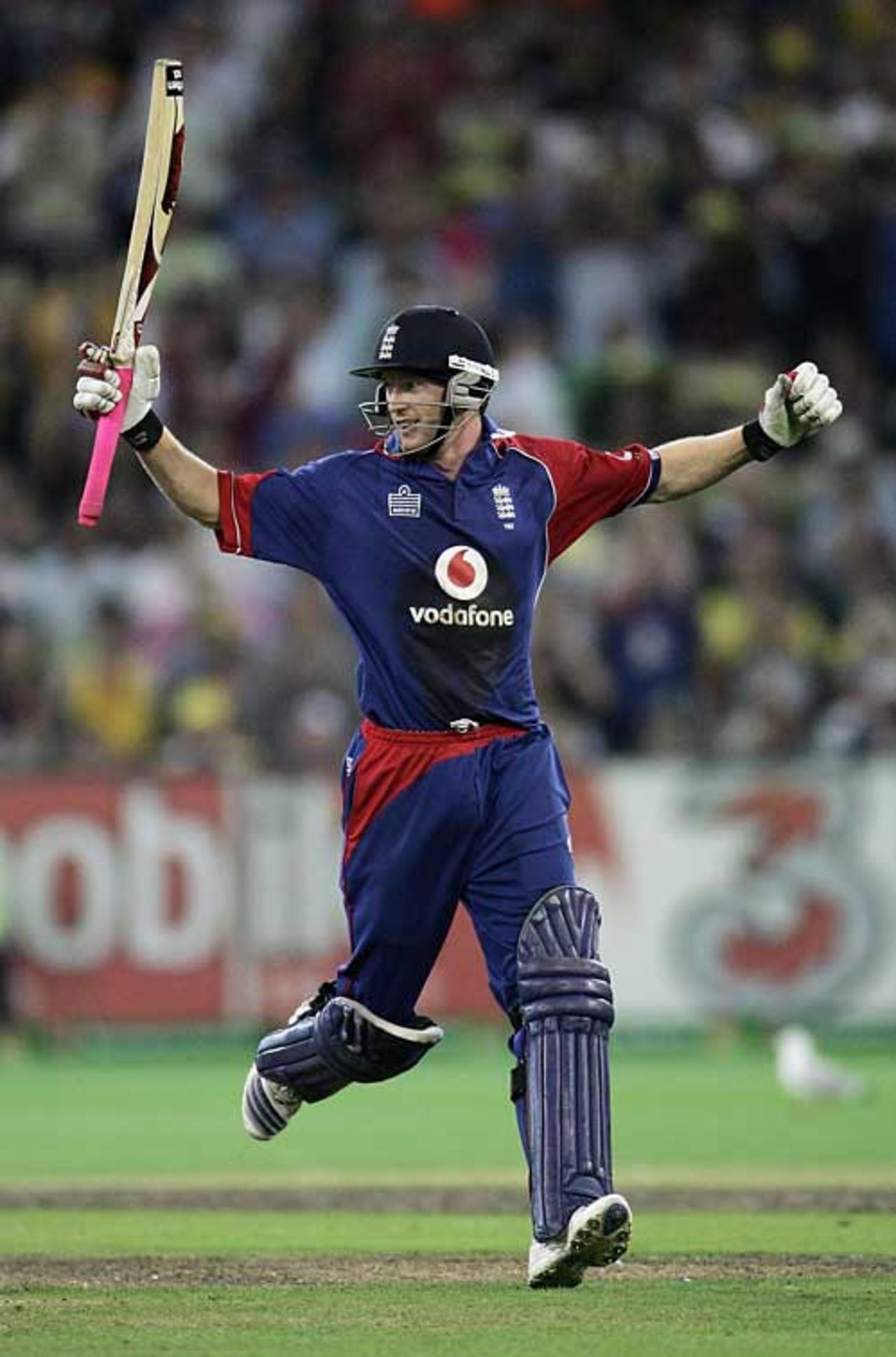 Paul Collingwood raises his arms after hitting the winning runs, Australia v England, first CB Series final, Melbourne, February 9, 2007