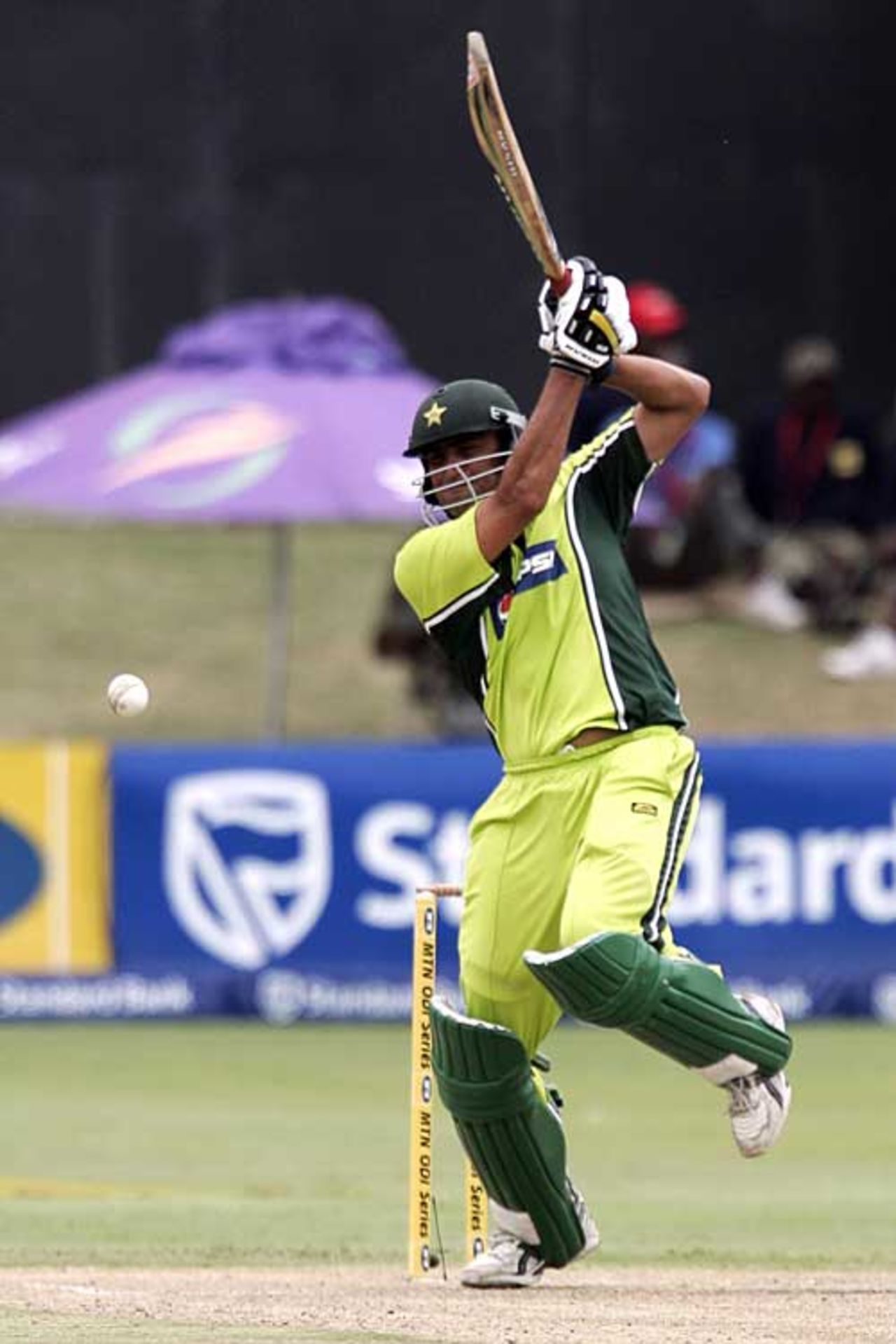 Younis Khan drives flamboyantly off the back foot, South Africa v Pakistan, 3rd ODI, Port Elizabeth, February 9, 2007