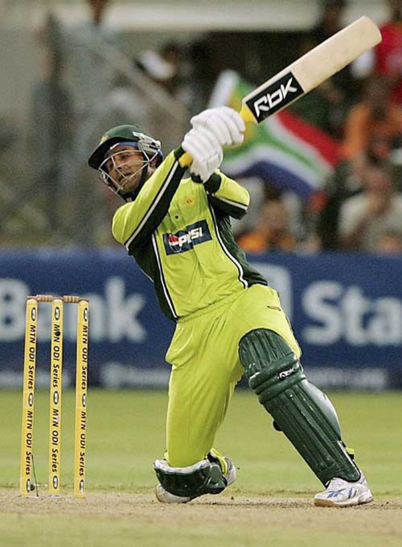 Abdul Razzaq struck some useful late blows, South Africa v Pakistan, 3rd ODI, Port Elizabeth, February 9, 2007
