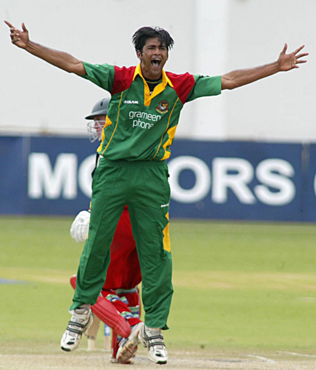 Shahadat Hossain roars an appeal during Zimbabwe's innings, Zimbabwe v Bangladesh, 4th ODI, Harare, February 10, 2007