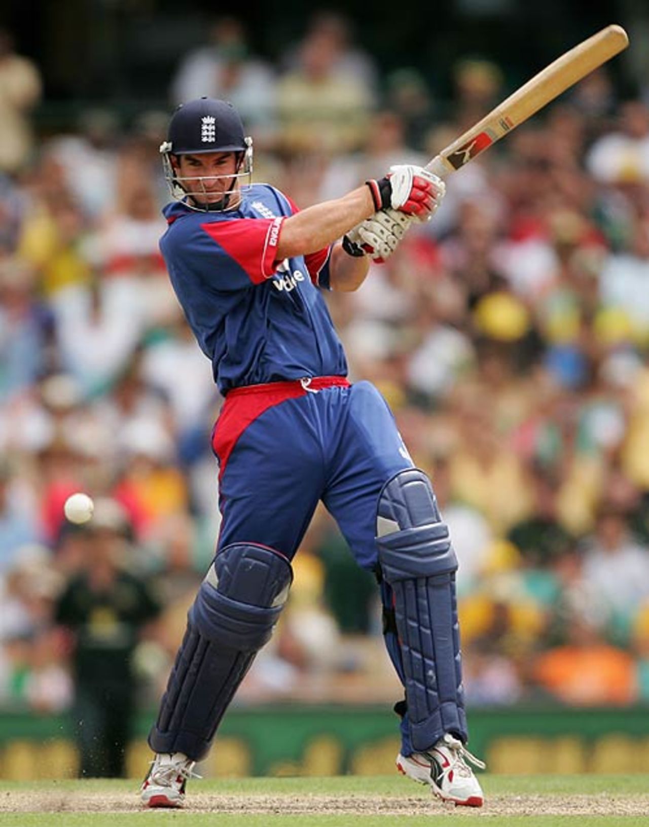 Mal Loye cuts during his innings of 45, Australia v England, CB Series, 2nd final, Sydney, February 11, 2007