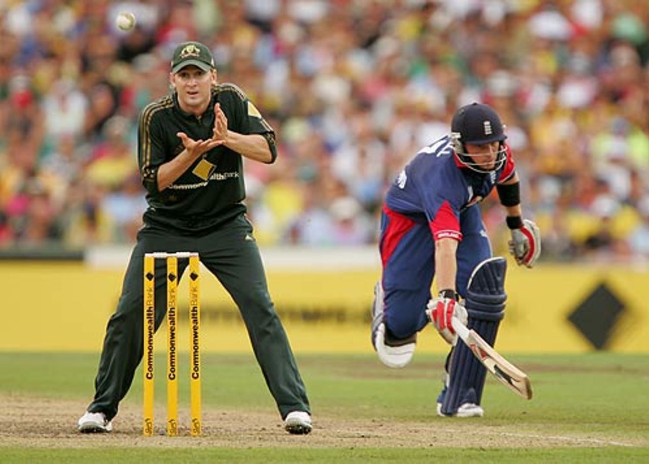 Michael Clarke waits for an unsuccessful run-out attempt on Ian Bell, Australia v England, CB Series, 2nd final, Sydney, February 11, 2007