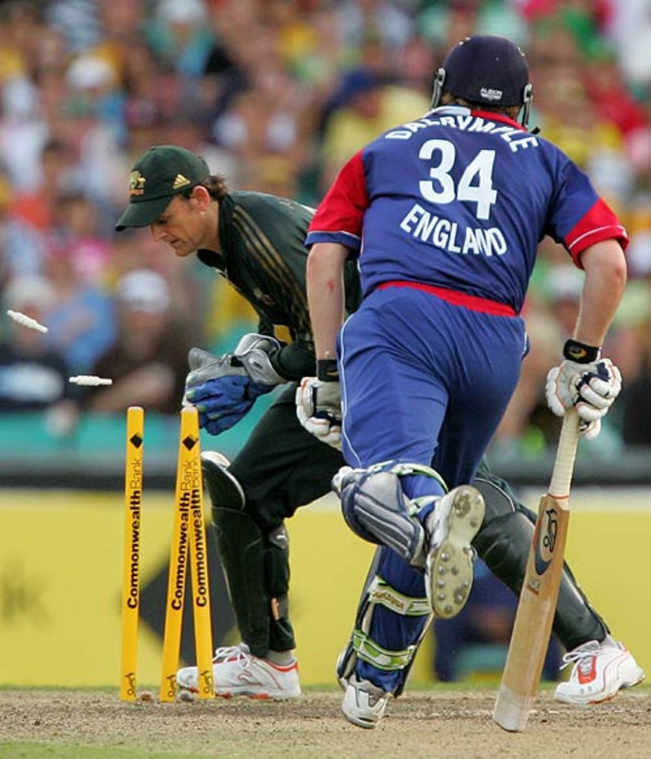 Adam Gilchrist whips the bails off to have Jamie Dalrymple run out, Australia v England, CB Series, 2nd final, Sydney, February 11, 2007