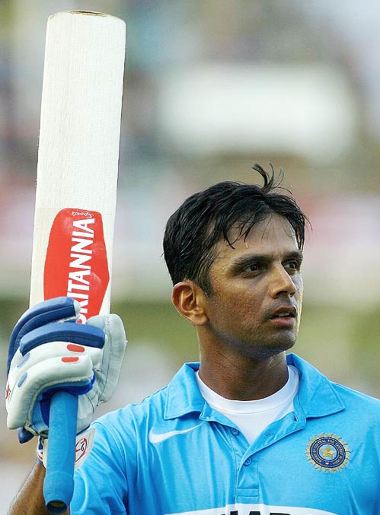 Rahul Dravid acknowledges the cheers after his half-century, India v Sri Lanka, 3rd ODI, Margao, February 14, 2007
