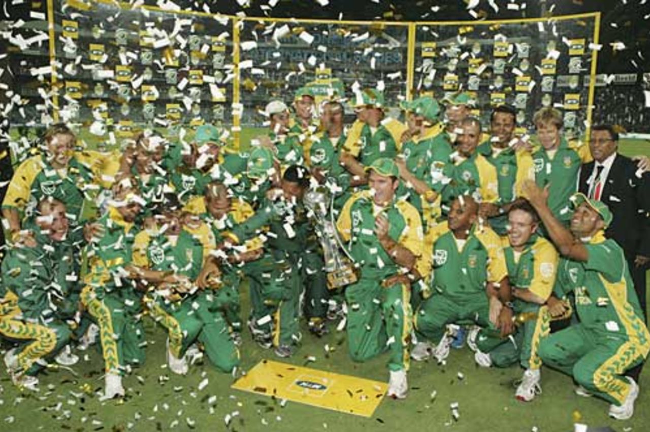The South Africans celebrated another trophy in a successful season, South Africa v Pakistan, 5th ODI, Johannesburg, February 14, 2007