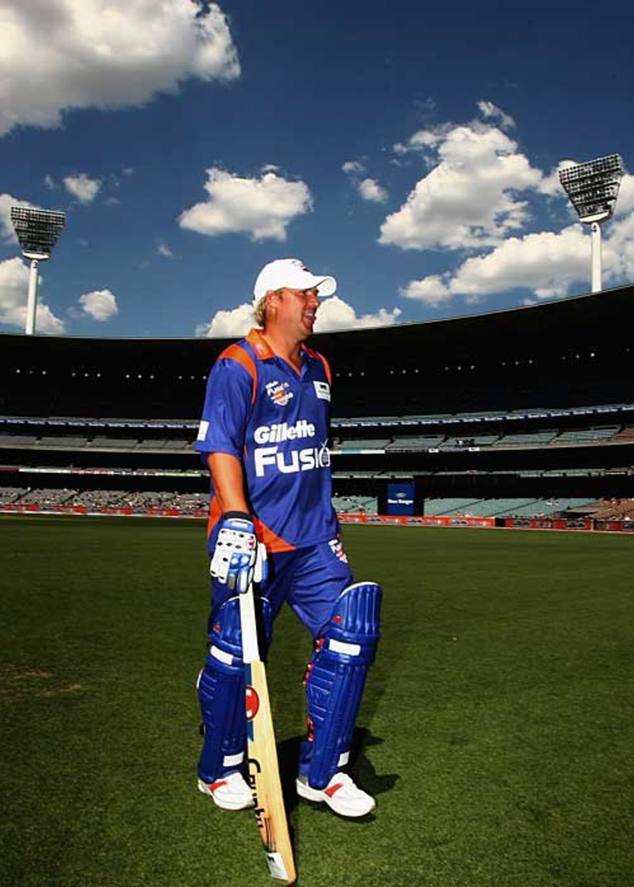 Shane Warne leaves the MCG during a celebrity Twenty20 match, Melbourne, February 18, 2007