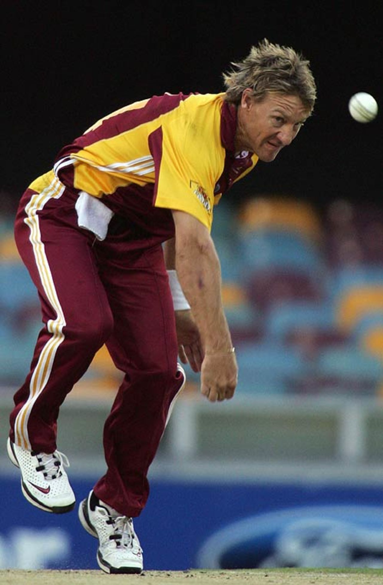 Andy Bichel sends down a delivery, Queensland v South Australia, Ford Ranger Cup, Brisbane, February 14, 2007