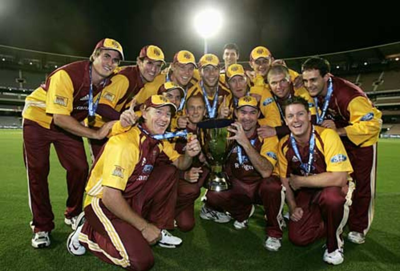 Queensland celebrate with the Ford Ranger Cup, Victoria v Queensland, Ford Ranger Cup final, Melbourne, February 25, 2007
