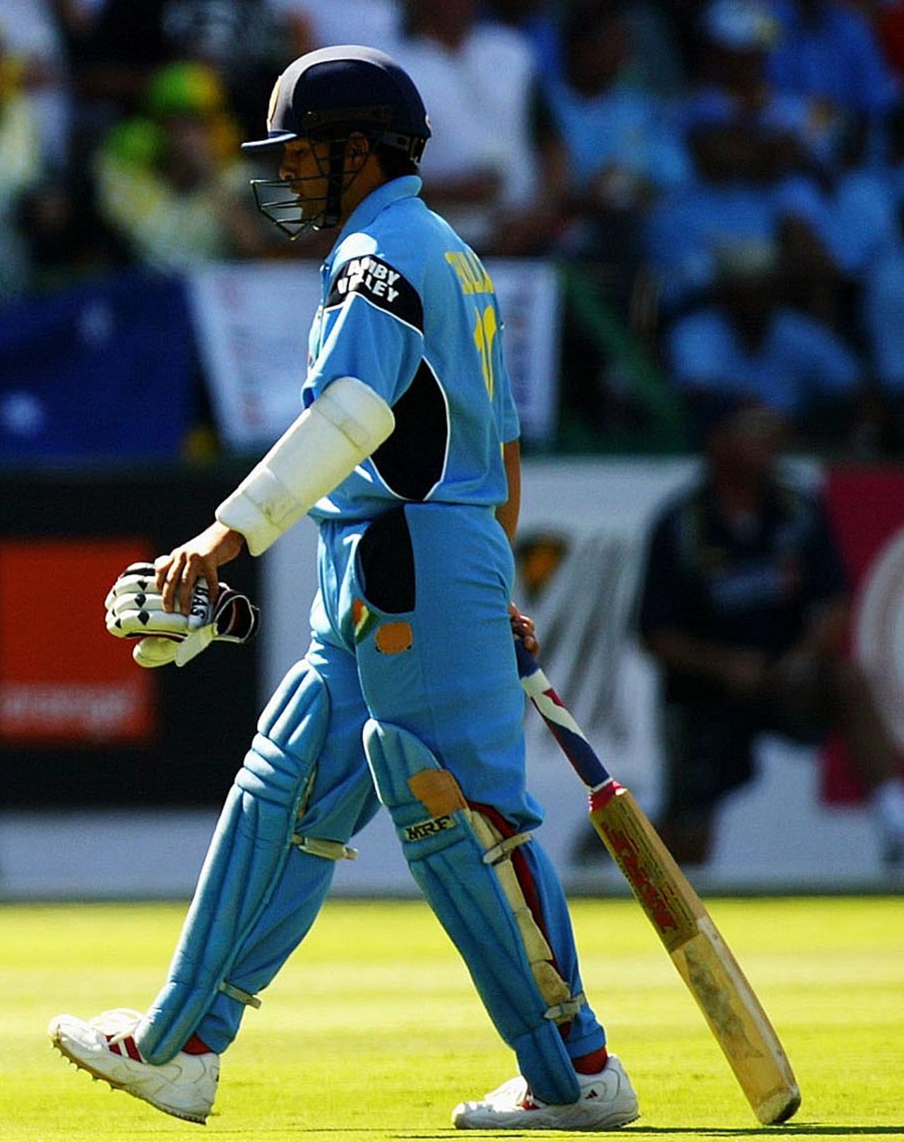 A dejected Sachin Tendulkar walks back after making just 4, Australia v India, World Cup final, Johannesburg, March 23, 2003