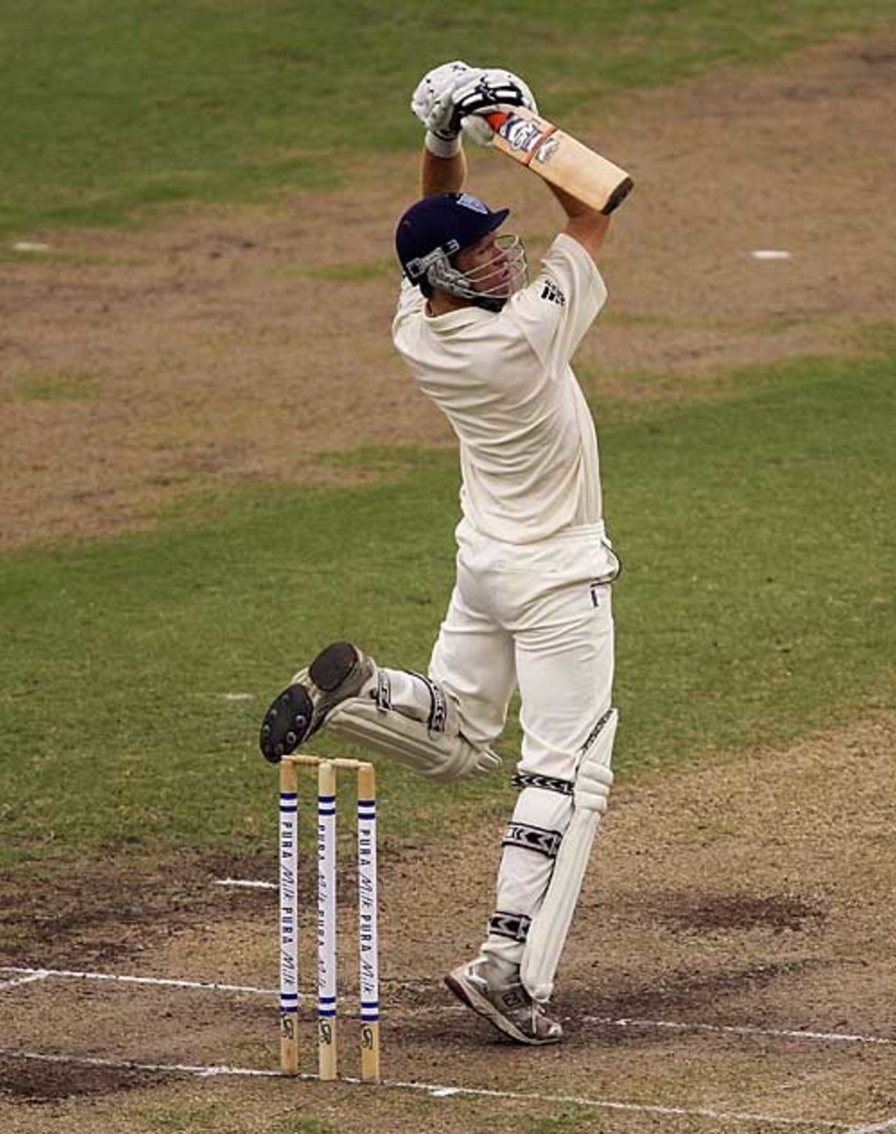 Dominic Thornely goes up and over during his century, New South Wales v Queensland, Pura Cup, Sydney, March 1, 2007