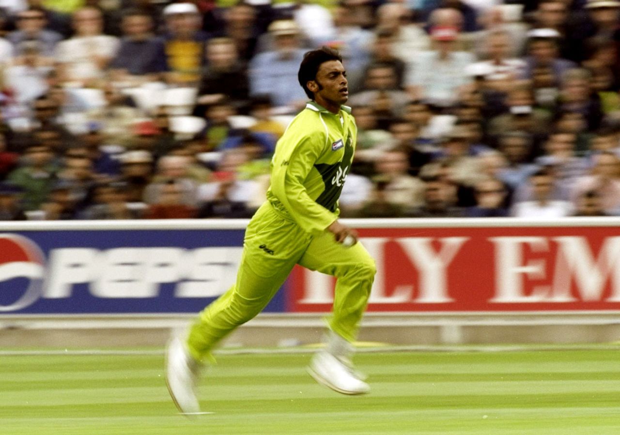 Shoaib Akhtar runs in during the semi-finals, 1st semi-final: New Zealand v Pakistan, World Cup, Manchester, June 16, 1999