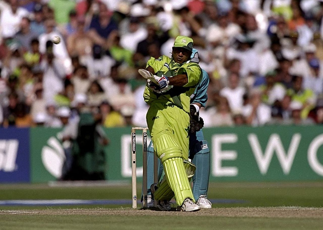 Saeed Anwar's second consecutive hundred pushed Pakistan into the final, 1st semi-final: New Zealand v Pakistan, World Cup, Manchester, June 16, 1999