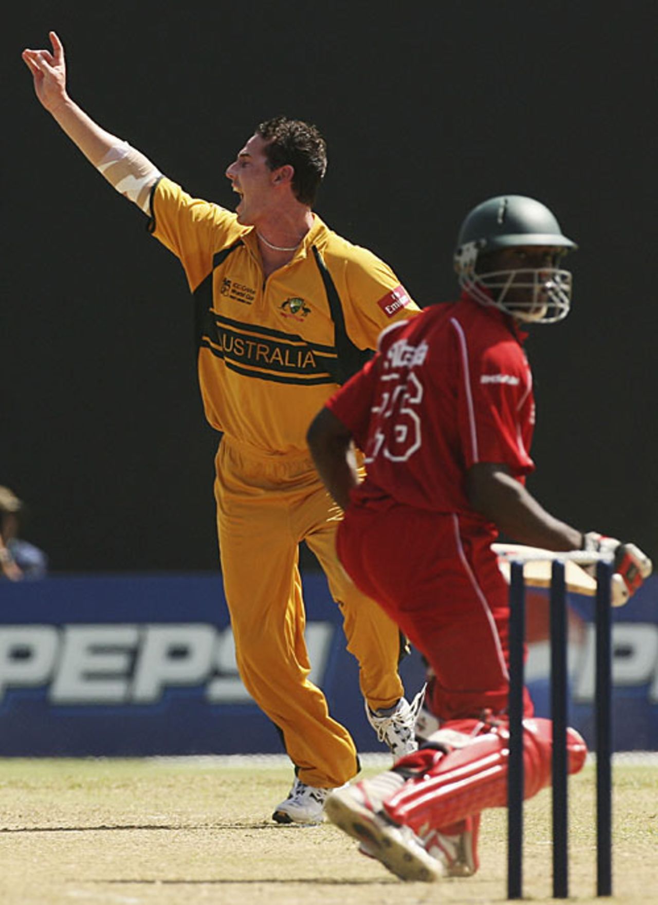 Shaun Tait unsuccessfully appeals for Vusi Sibanda's wicket after hitting him on the helmet, Australia v Zimbabwe, World Cup warm up, Arnos Vale Complex, Kingstown, St Vincent, March 6, 2007