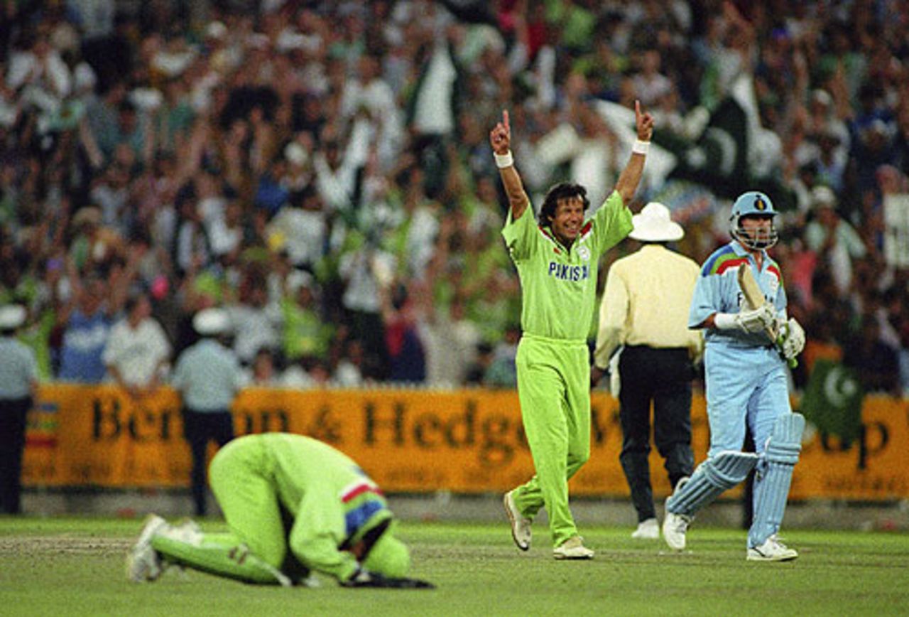 Imran Khan celebrates taking the final English wicket as Pakistan clinch their first World Cup, Final: England v Pakistan, Benson & Hedges World Cup, Melbourne, March 25, 1992