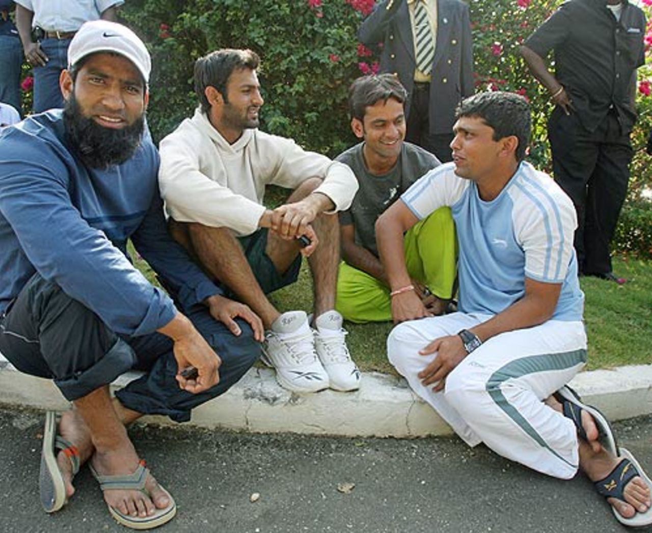 Mohammad Yousuf, Shoaib Malik, Mohammad Hafeez and Kamran Akmal sit outside their hotel after a fire alarm, Port-of-Spain, March 7, 2007.