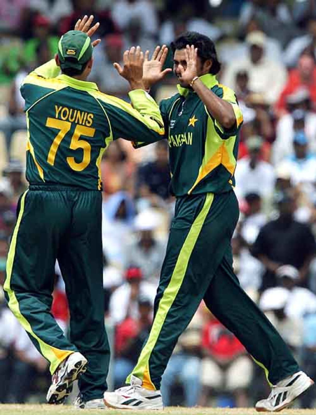 Danish Kaneria and Younis Khan celebrate the wicket of Jacques Kallis, South Africa v Pakistan, World Cup warm-ups, Trinidad, 9 March, 2007