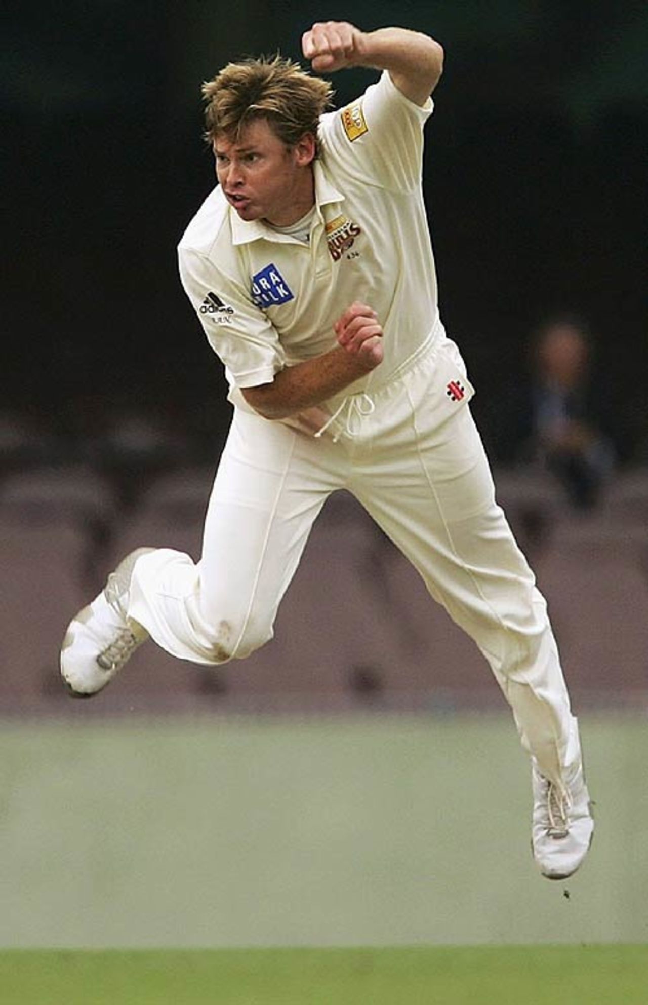 Ashley Noffke sends down a delivery, New South Wales v Queensland, Pura Cup, Sydney, March 1, 2007