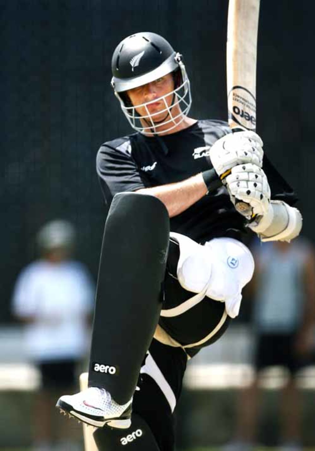 Shane Bond fine tunes his batting skills, St Lucia, March 13, 2007