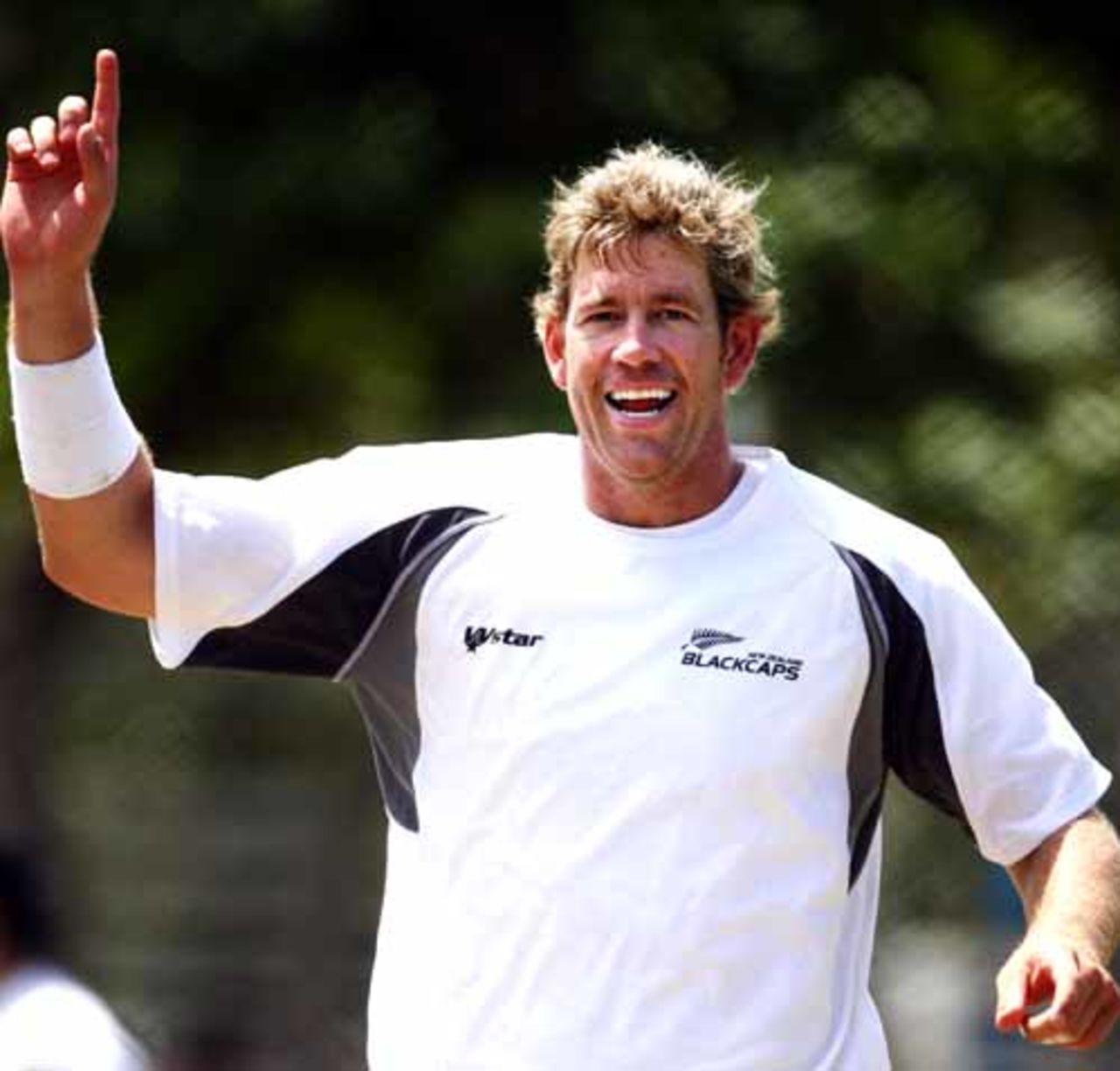 Jacob Oram, broken finger and all, has a laugh during a net session, St Lucia, March 13, 2007