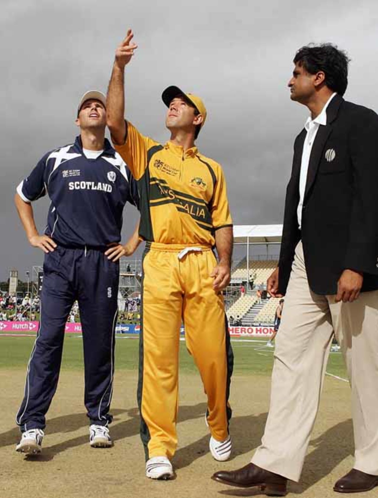 Ricky Ponting throws the coin in the air and Scotland captain Craig Wright calls right, Australia v Scotland, Group A, Basseterre, 2007 World Cup, March 14, 2007