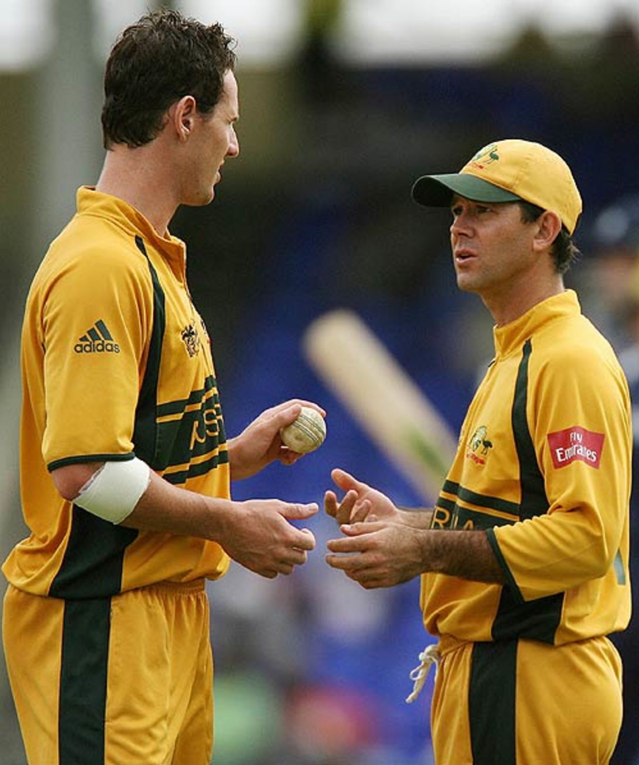 Ricky Ponting and Shaun Tait discuss tactics, Australia v Scotland, Group A, Basseterre, 2007 World Cup, March 14, 2007