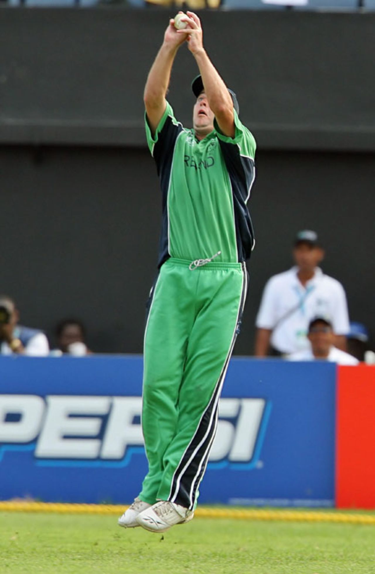 Dave Langford-Smith takes a brilliant catch to get rid of Chamu Chibhabha, Ireland v Zimbabwe, Group D, Jamaica, March 15, 2007